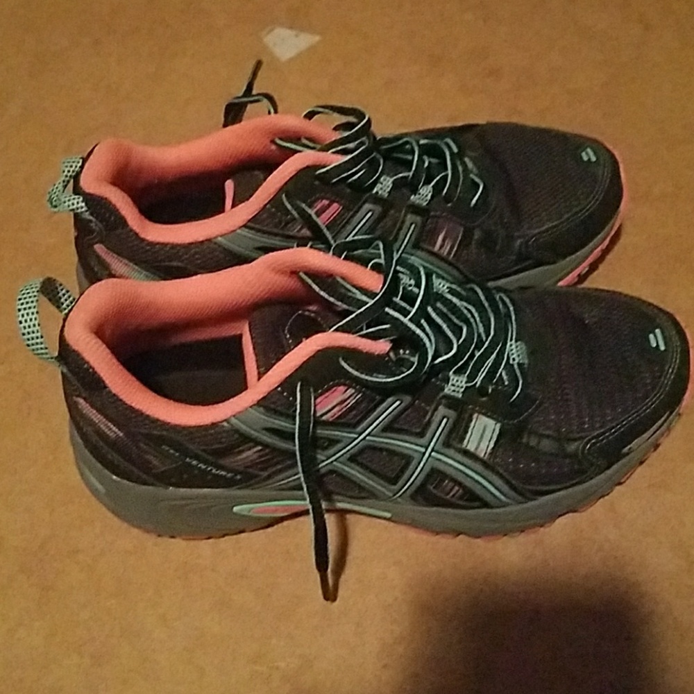 Running shoes - Picture 3 of 3